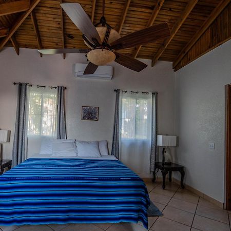 Seaside Inn Roatan West Bay Bagian luar foto