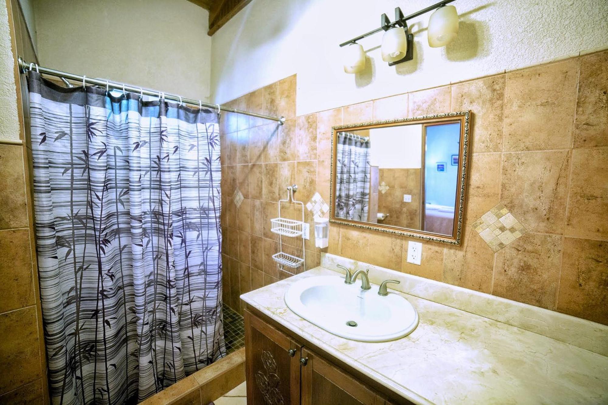 Seaside Inn Roatan West Bay Bagian luar foto